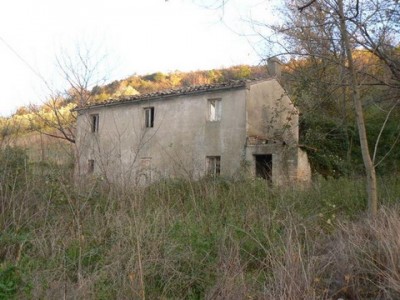 Properties for Sale_Farmhouses to restore_la Casa di Barbara in Le Marche_1